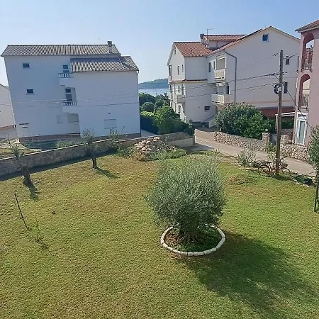 Apartament And Kruna