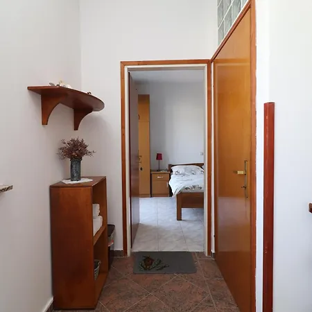 And Kruna Apartman Rab Town