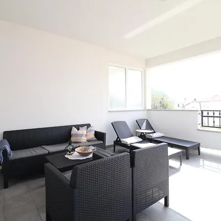 Apartament And Kruna *